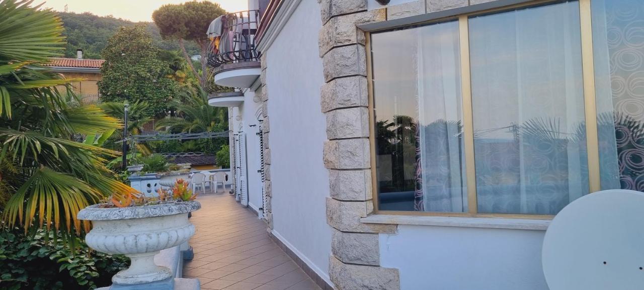 Villa Niki Rezine Ловран Екстер'єр фото