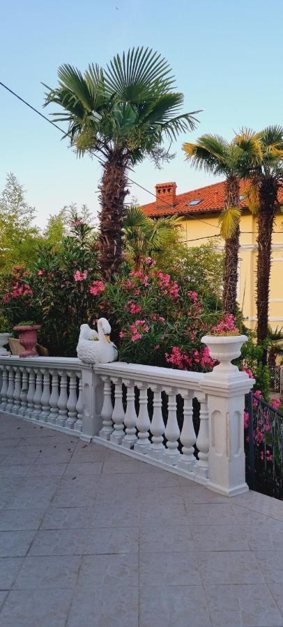 Villa Niki Rezine Ловран Екстер'єр фото